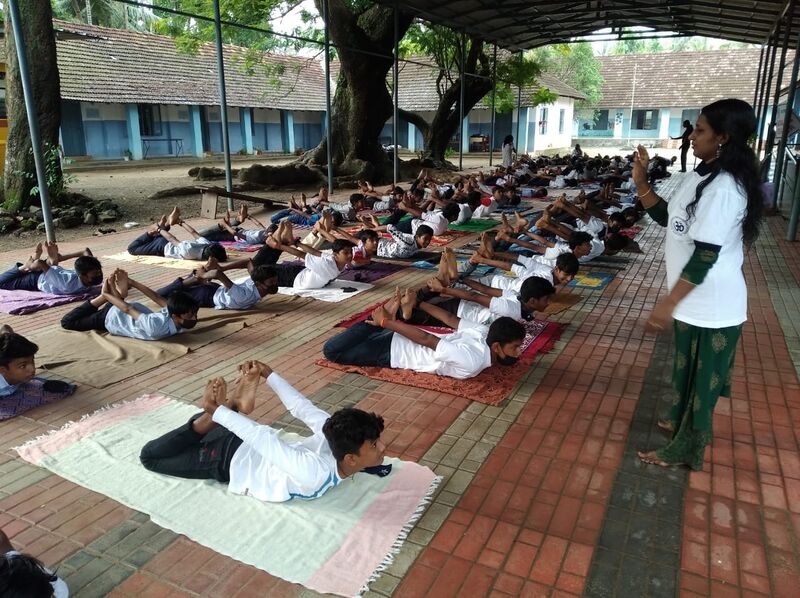 പ്രമാണം:25059 ekm yoga4.jpg