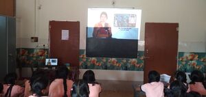 26447 ICTenabledclassroom.jpg