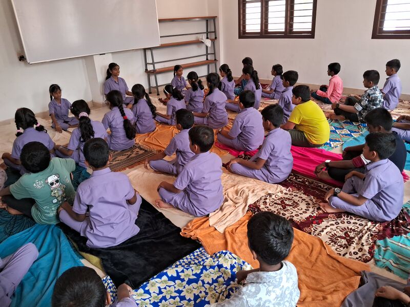 പ്രമാണം:27036 pkd yoga2.jpg