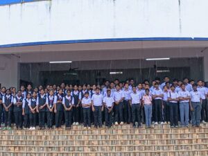 28027 ind day group.jpg