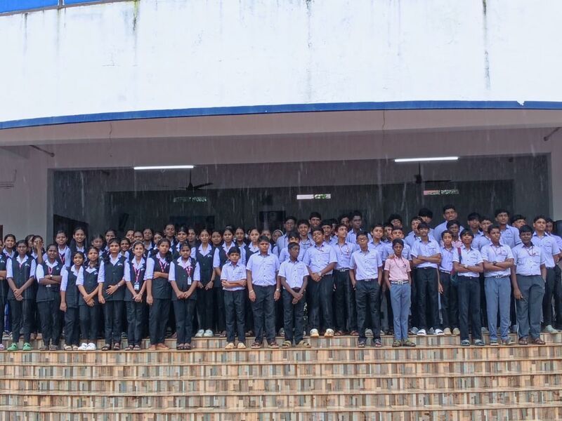 പ്രമാണം:28027 ind day group.jpg