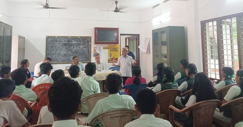 പ്രമാണം:34013reading day 25b.jpg