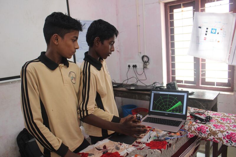 പ്രമാണം:36050 robo1.jpg