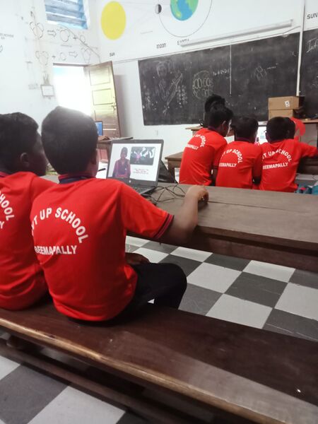 പ്രമാണം:43240 ecube2.jpg