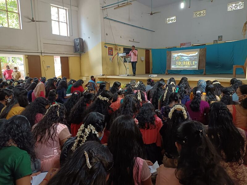 പ്രമാണം:44013 MC.jpg