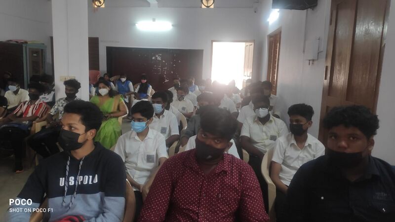 പ്രമാണം:44018 v3.jpg