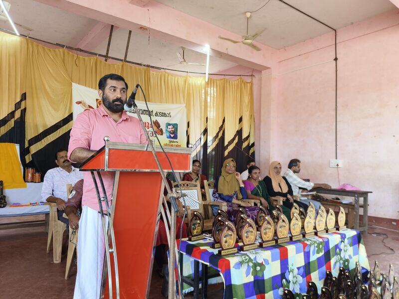 പ്രമാണം:12039 vijayolsavam11.jpg