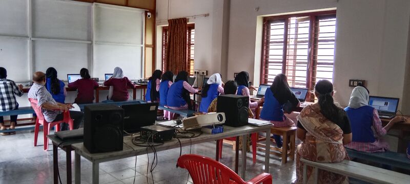 പ്രമാണം:21072 Batch 2022-25.resized.jpg