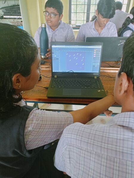 പ്രമാണം:36065 varnalokam1.jpg