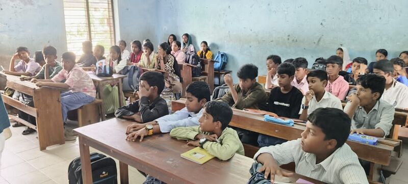 പ്രമാണം:43240 SpHindi2026 3.jpg