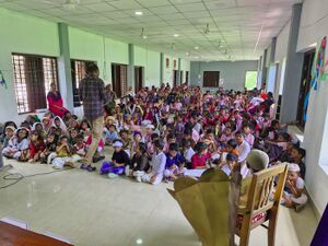 44223 25 basheer crowd.jpg