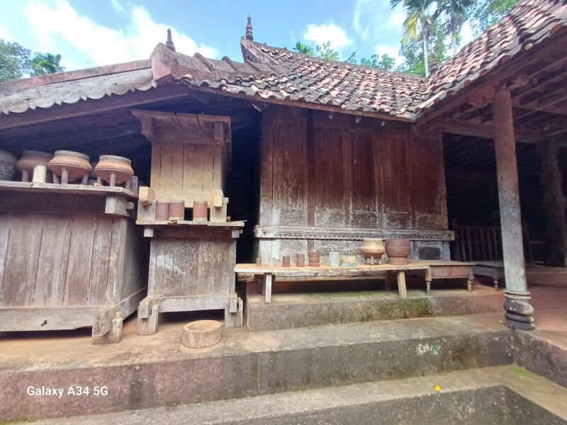 പ്രമാണം:44443 study tour6.jpg