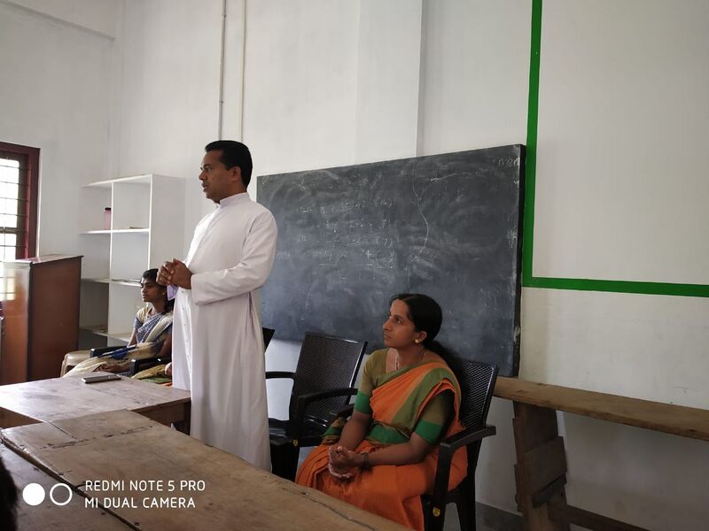 പ്രമാണം:Sent off 30014.jpg