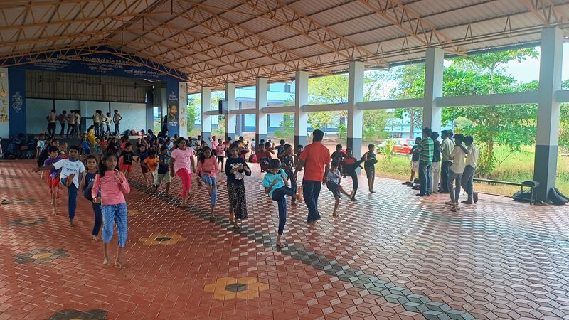 പ്രമാണം:12017 karatte3 (1).jpg