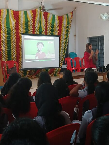 പ്രമാണം:12017 she pad4.jpg