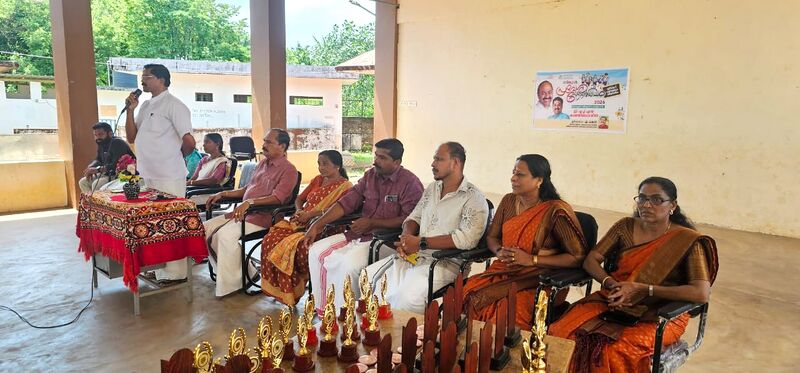 പ്രമാണം:12072 pravesanothsavam 8.jpg