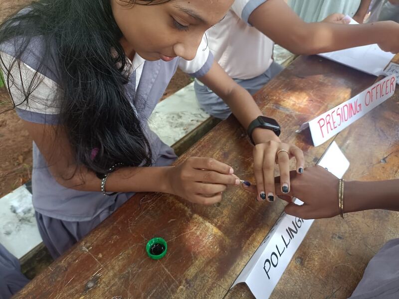 പ്രമാണം:17542 school election.jpeg