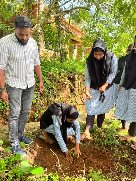 പ്രമാണം:18103 pa25-26.jpg