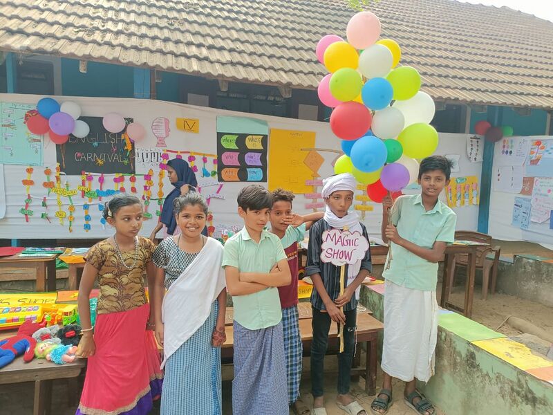 പ്രമാണം:19514English carnival.jpg