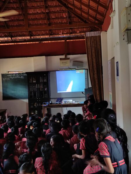 പ്രമാണം:21360 chandrayan .jpg