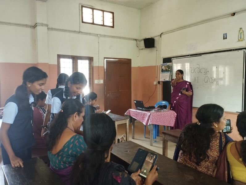 പ്രമാണം:26010 ekm15.jpeg