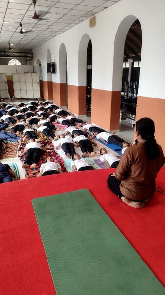 പ്രമാണം:26067-Yoga.jpg
