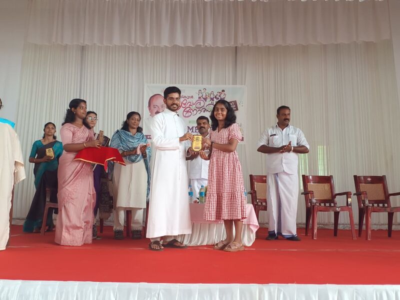 പ്രമാണം:28037 pravesanotsavam june 4 2026.jpg