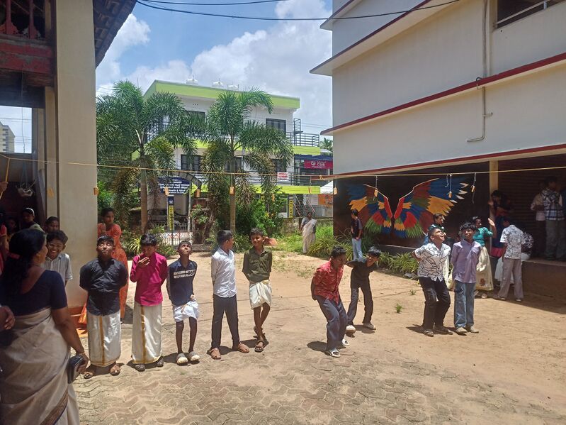 പ്രമാണം:36026 onam2024rottikadi.jpg