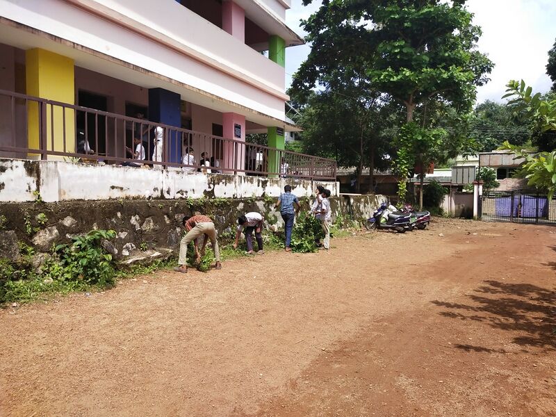 പ്രമാണം:41052 schoo.resized.jpg