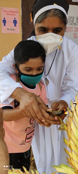 പ്രമാണം:46329 lamp lighting.jpeg