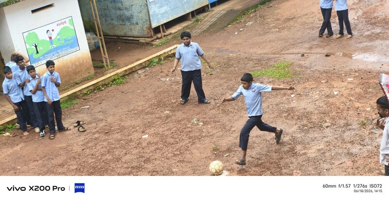 പ്രമാണം:47027 -KKD BEST KWIK 02.jpg