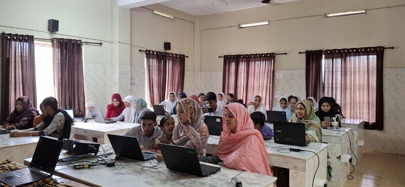 പ്രമാണം:47064 parents class 3.jpg