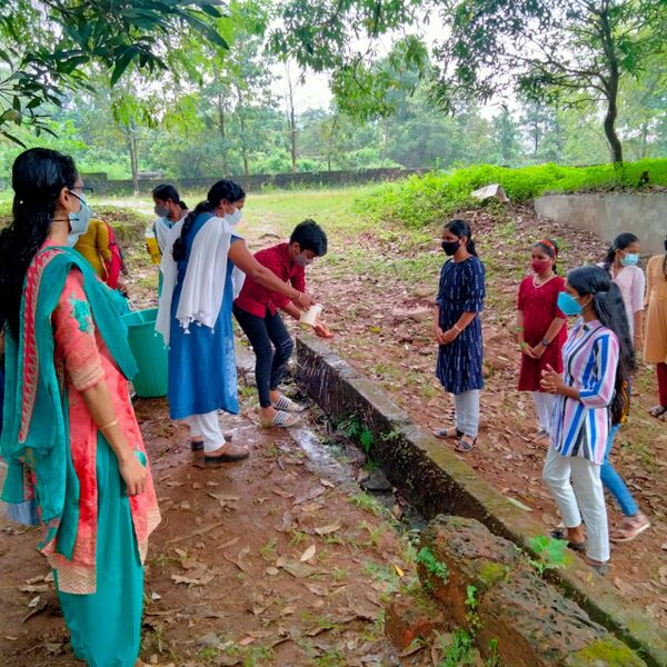 പ്രമാണം:BS21 KKD 47117 1.jpg