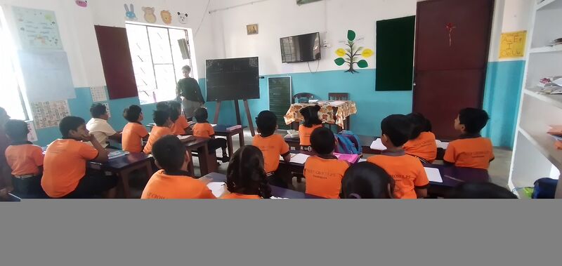 പ്രമാണം:Spoken English Class 5.jpg