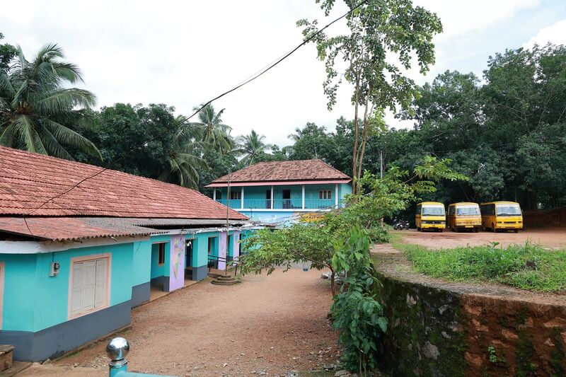 പ്രമാണം:21843 BUSES.jpg