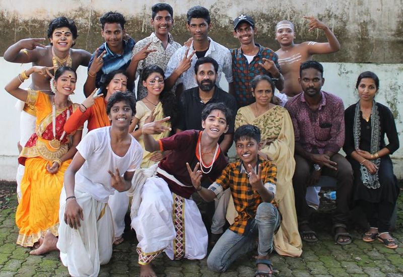 പ്രമാണം:22071 skat drama.jpg