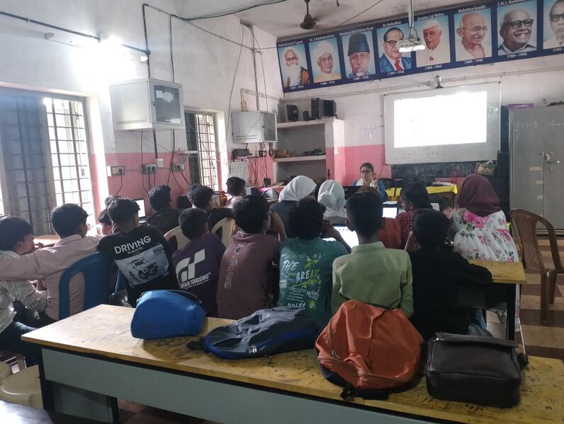 പ്രമാണം:24070 Little Kites vacation camp.jpg