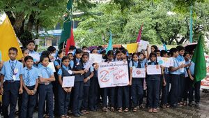 26337 ekm lahari2.jpg