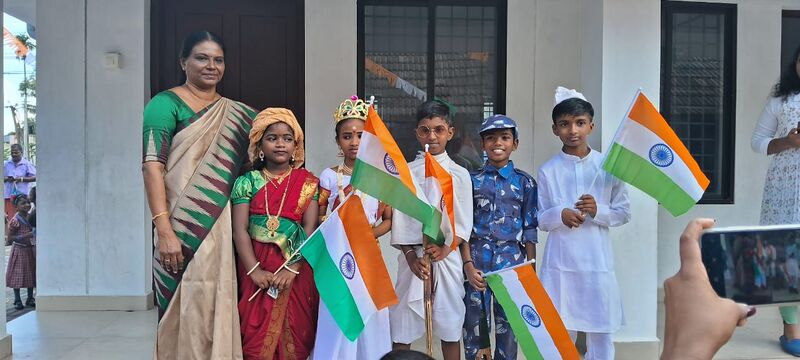 പ്രമാണം:26416-@SCHOOL Independenceday2005.jpeg