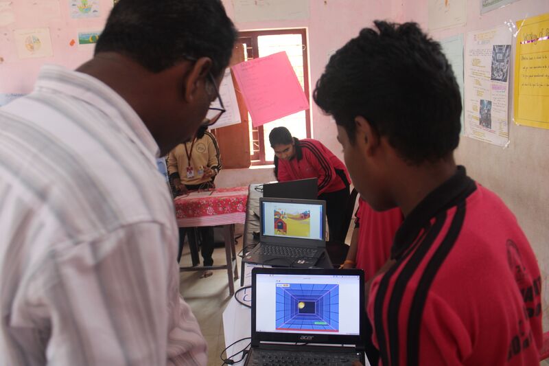 പ്രമാണം:36050 robo2.jpg