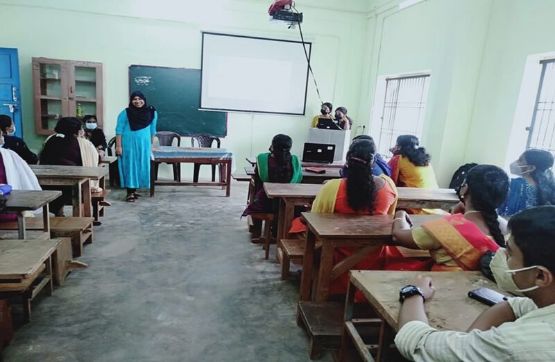 പ്രമാണം:42054-TVM-LKC22-1 - Sandhya Binu.jpg