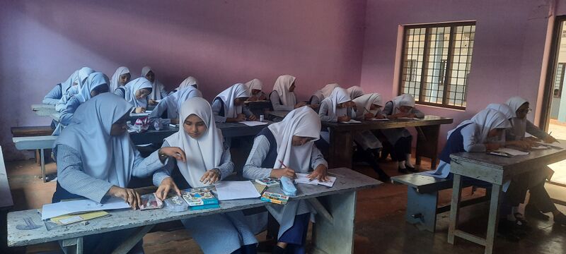 പ്രമാണം:11021 arabic Day 2.jpg