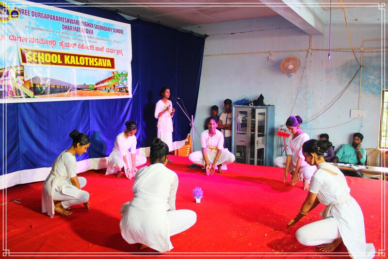 പ്രമാണം:11051SCHOOLKALOTHSAVA202417.jpg