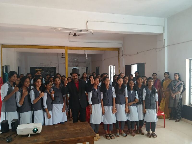 പ്രമാണം:12017 she pad1.jpg