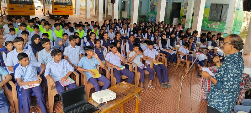 പ്രമാണം:12069 ezhuthinte 50 years3.jpg