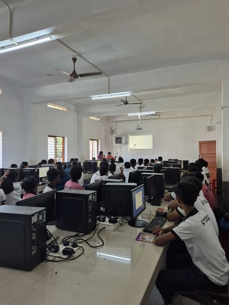 പ്രമാണം:13024 camp4.jpg