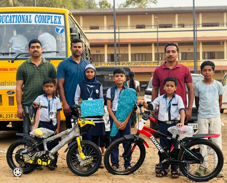 പ്രമാണം:18679 abacus prizes 24-25.jpg