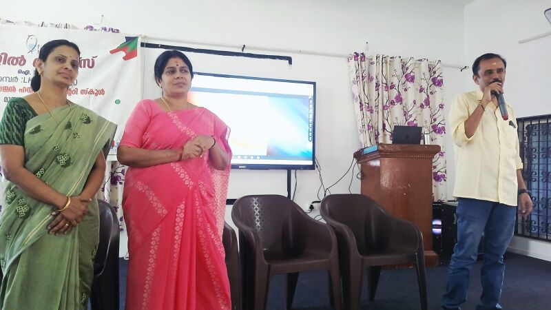 പ്രമാണം:21060 KHSS ROBO EXPO1.jpg