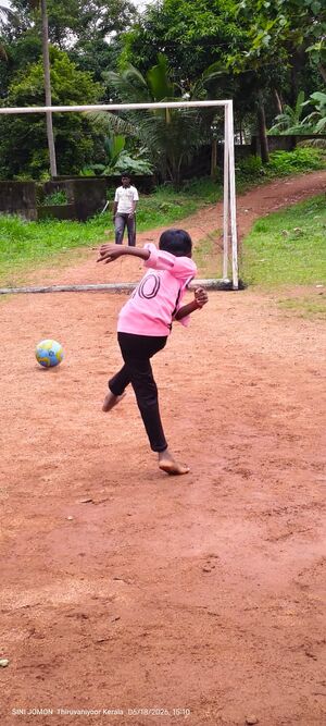 25065-EKM-GOAL2026-kick 3.jpg