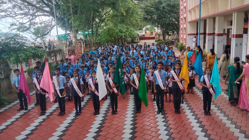 പ്രമാണം:26337 canossa1.jpg